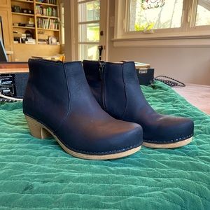 DANSKO Maria Black Ankle Boots 38 / 8 💗💗💗